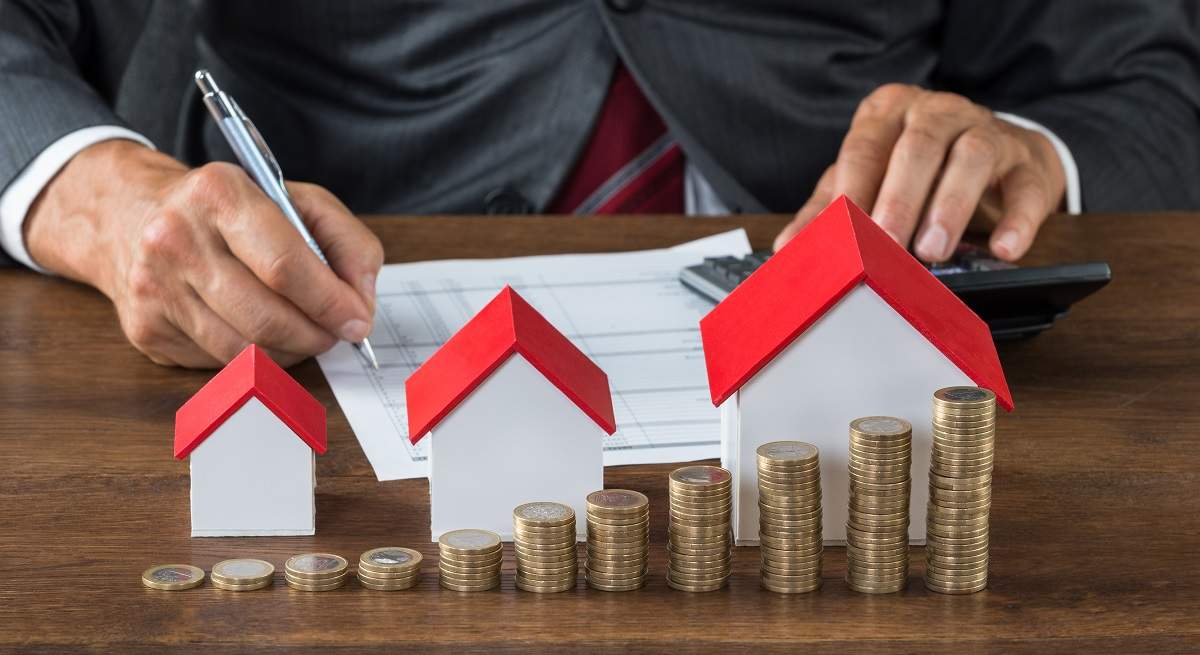 El Gobierno y la banca negocian facilitar el traspaso de hipotecas variables a fijas