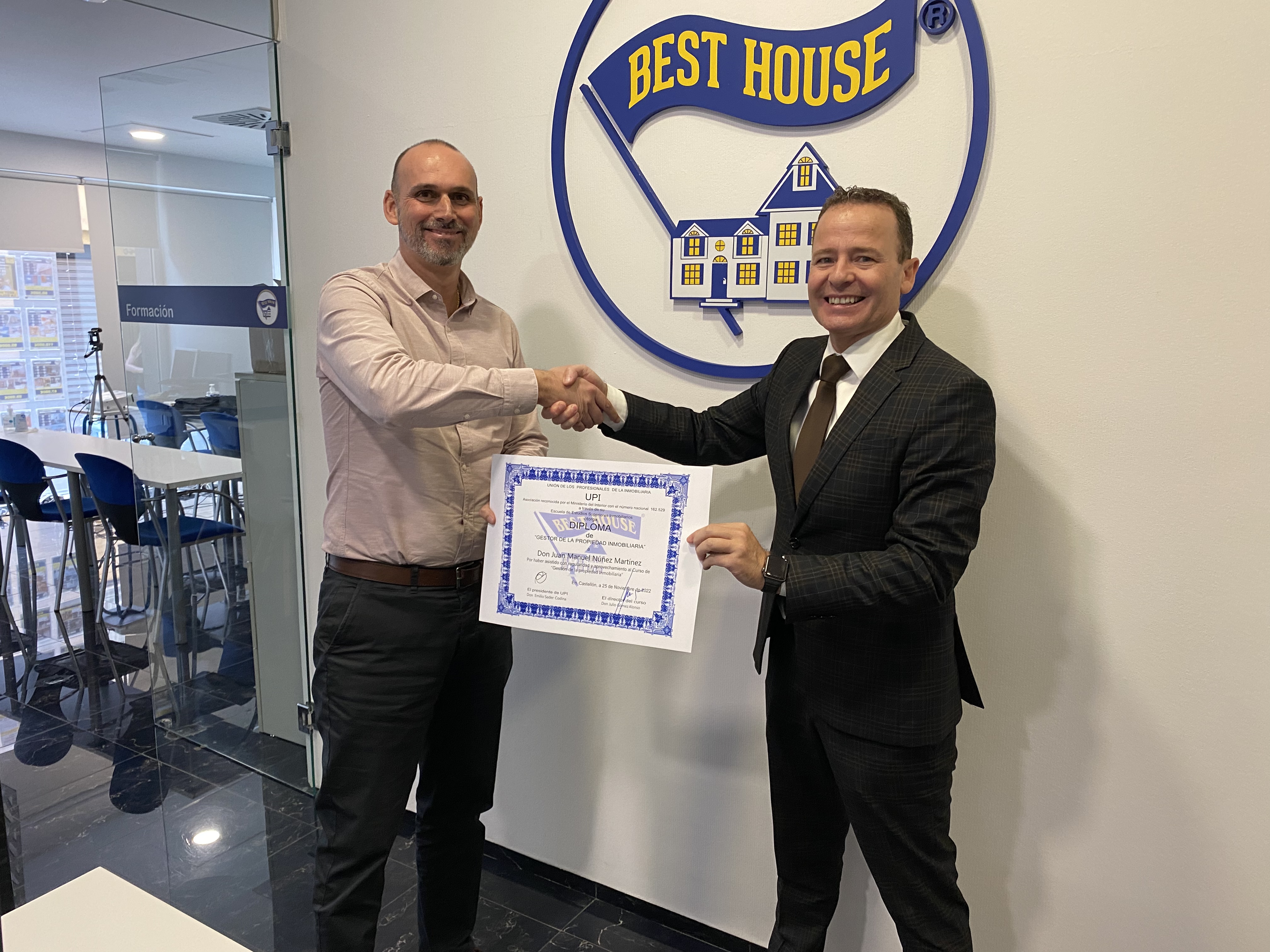 Los integrantes de la nueva agencia en Sevilla reciben la formación más completa de la mano de la Franquicia BEST HOUSE