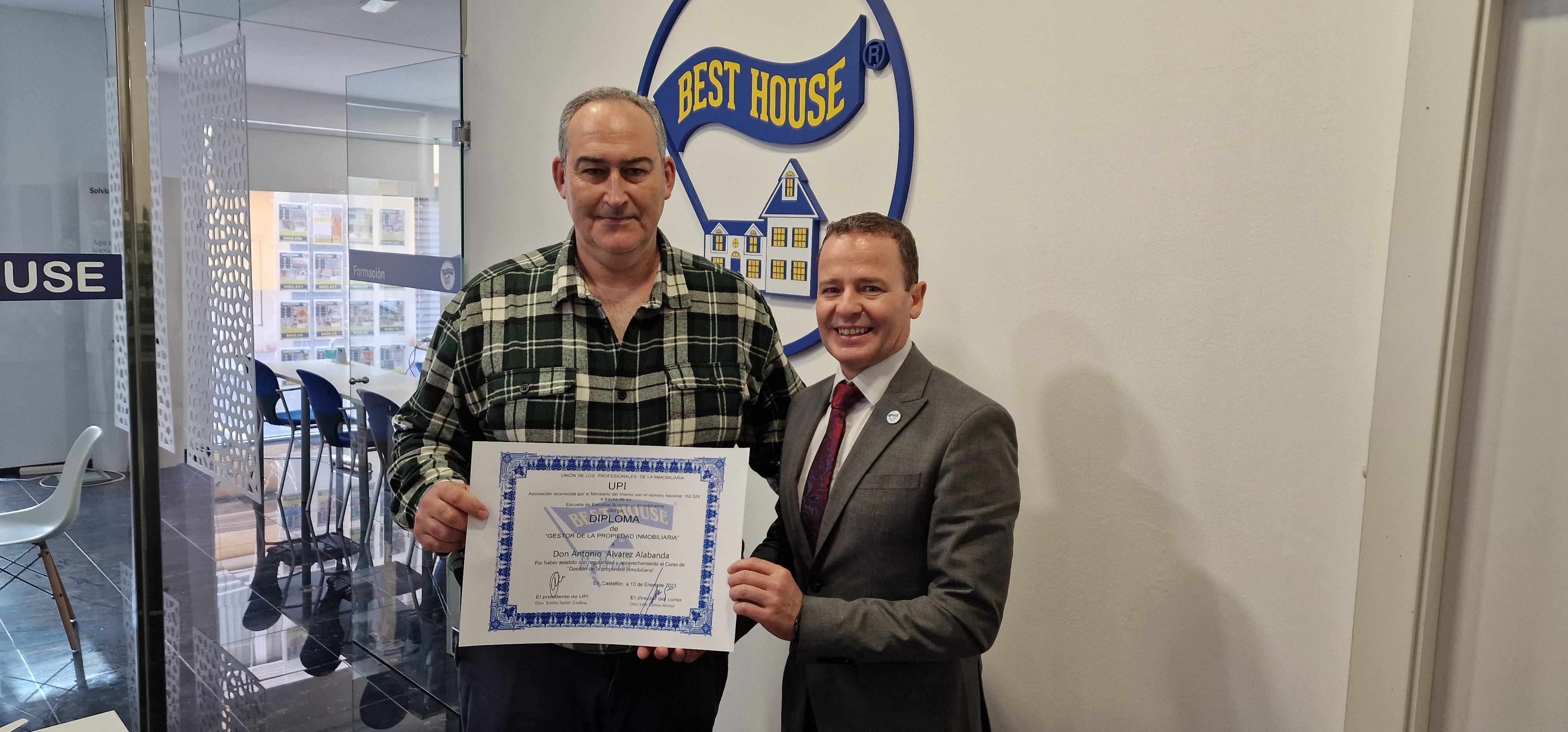 La Franquicia BEST HOUSE imparte la formación a su nuevo franquiciado en Córdoba