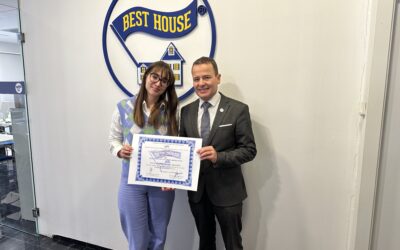 BEST HOUSE forma en la Agencia Piloto a su nueva franquiciada del grupo en Alicante