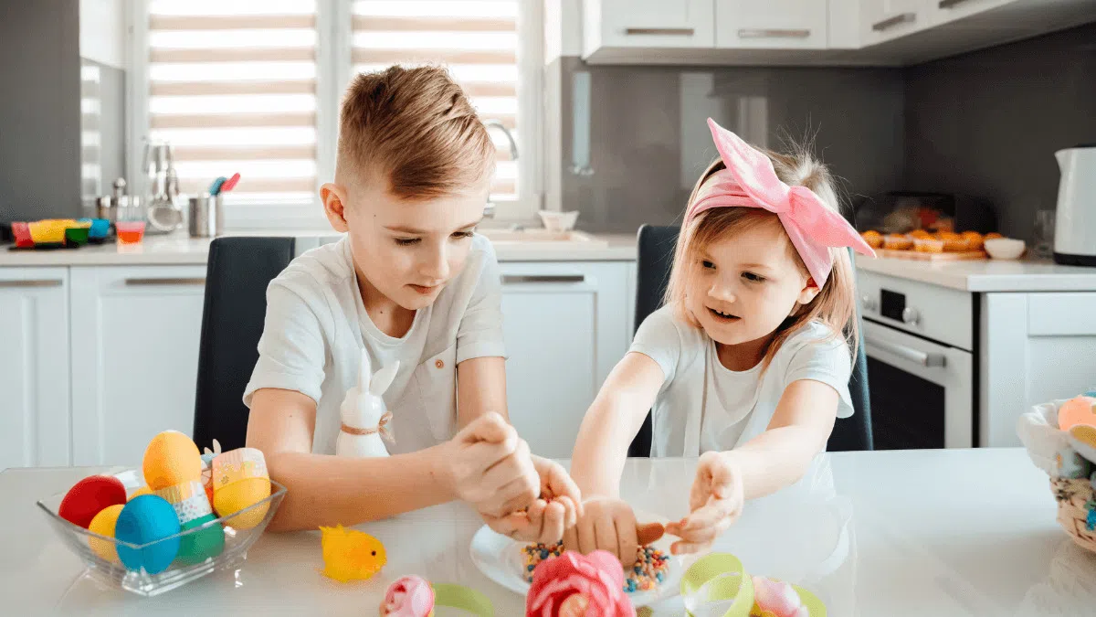 Ideas fáciles que puedes hacer con niños para decorar tu casa en Pascua