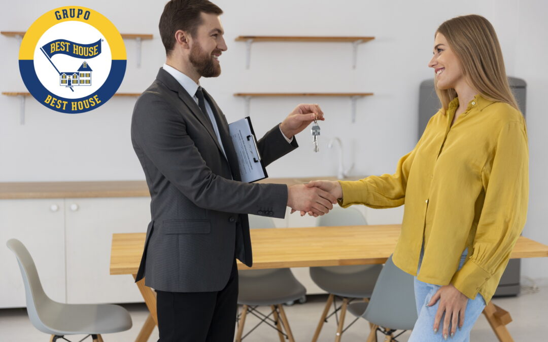 Mapa de viaje del cliente inmobiliario: Desde el primer contacto hasta el post-venta, por Best House