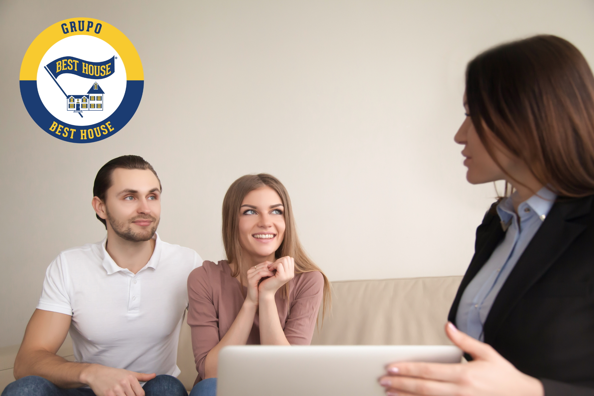 Uso de un lenguaje claro y conciso con los clientes: Clave para generar confianza y llevar operaciones a éxito, por Best House